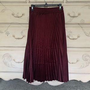 Jun&Ivy Women’s Pleated Midi Skirt